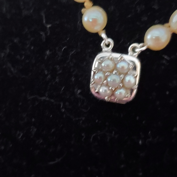 Pearl Necklace w/ Wht Gold Clasp 16" 1960s Vintage - Picture 5 of 10